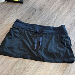 Lululemon size 10 Skort